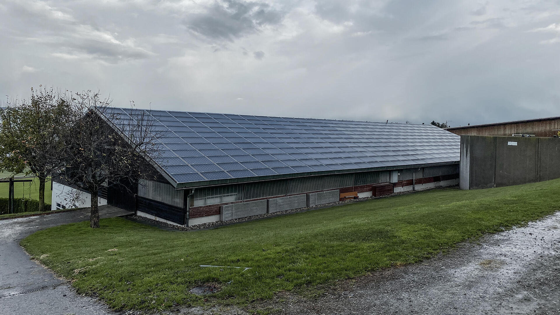 Bauernhof mit Solardach