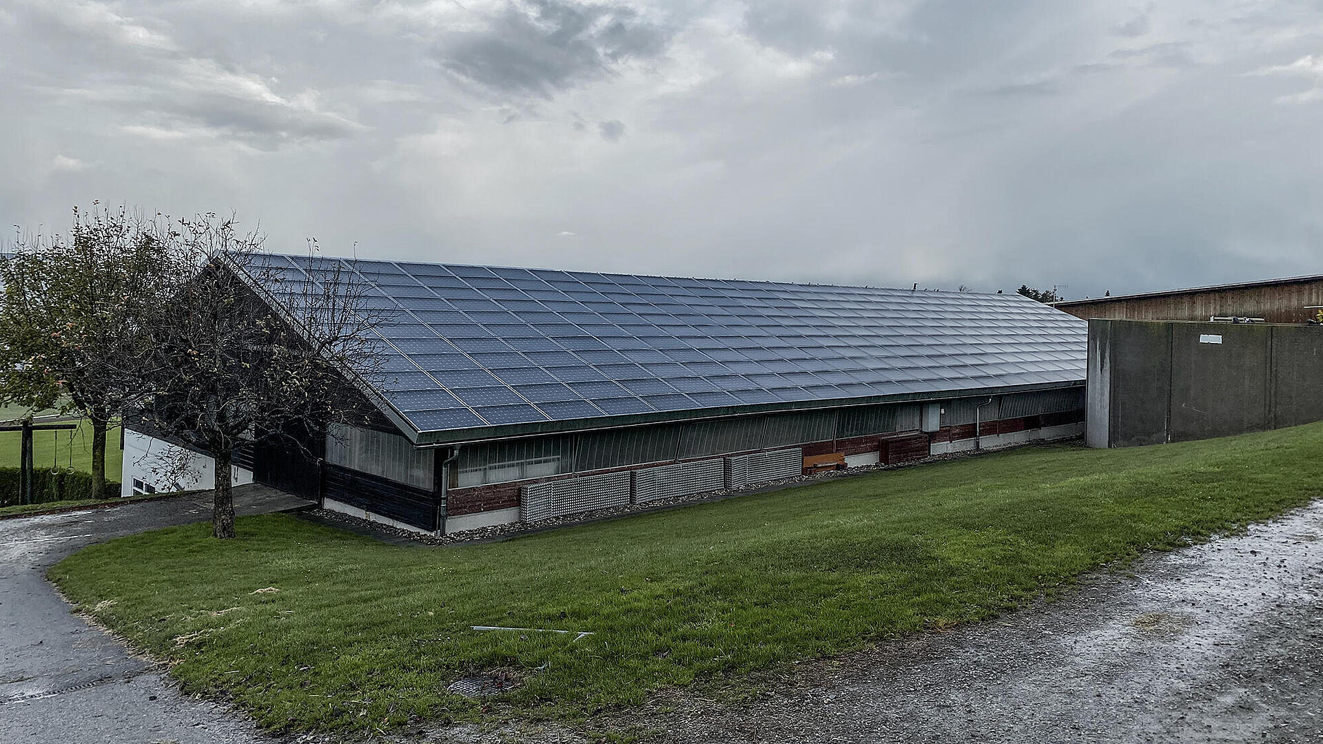 Bauernhof mit Solardach