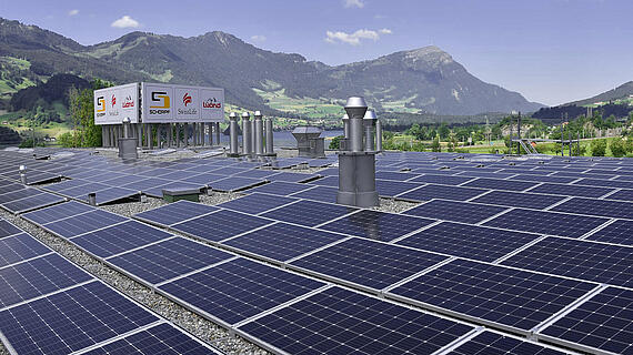 Solarfeld auf Dach eines Gewerbebaus